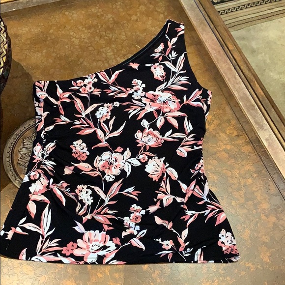 White House Black Market Tops - NWT adorable WHBM  one-shoulder floral top.